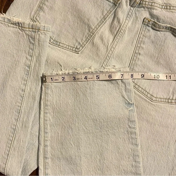 Universal Thread High Rise Light Wash Vintage Straight Jeans - Picture 9 of 10